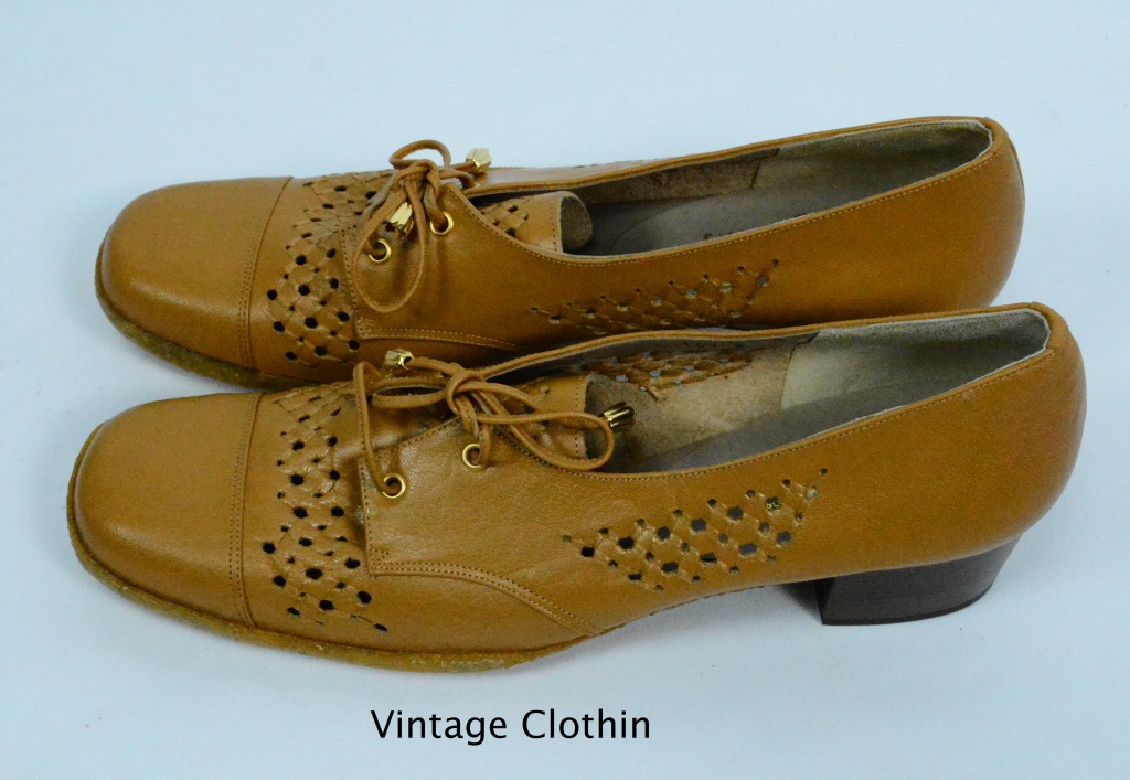 1970s does 1940s Woolf Brothers Tan Oxford Pumps